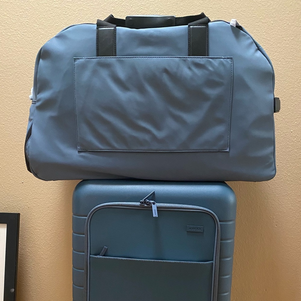 Away Travel The Weekender Bag (Brand new!)